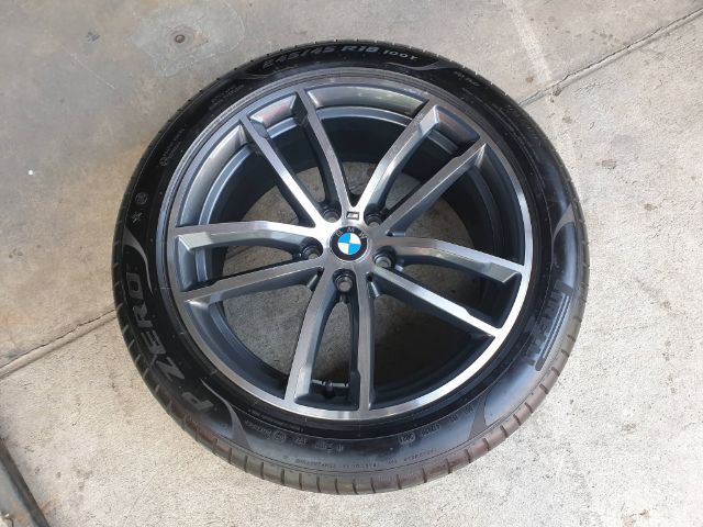 เศษล้อแท้ BMW 5รู112 ขอบ18 กว้าง 8 ET 30 สภาพสวยๆ พร้อมยางอะไหล่ป้ายแดง เป็นยางRunFlat Pirelli ใส่รถรุ่นไหนสอบถามได้ครับ พร้อมเปลี่ยน ถ่วงล้