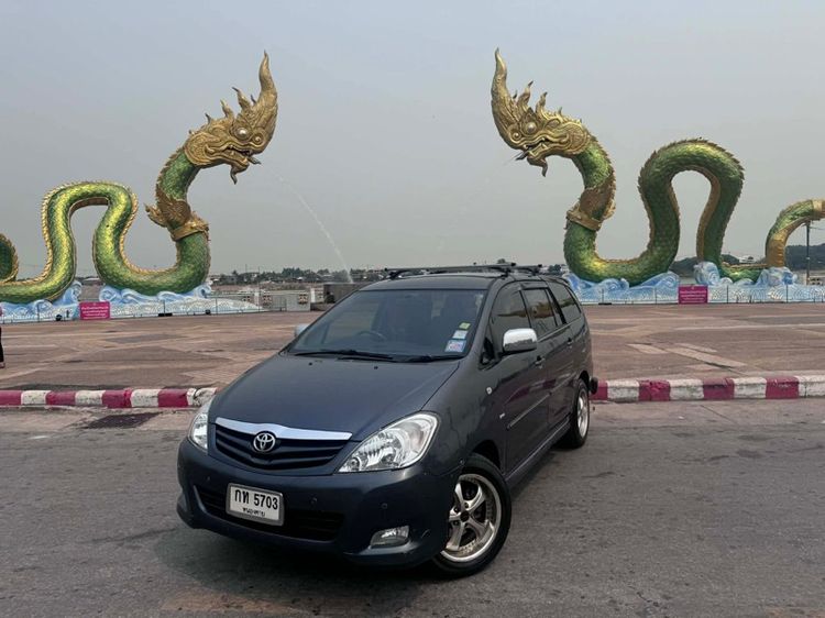 รถ Toyota Innova 2.0 Crysta E สี ดำ