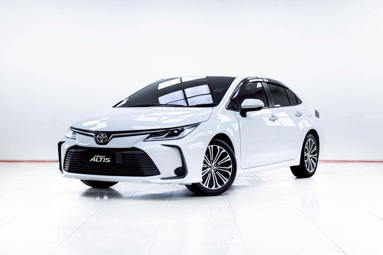 รถ Toyota Corolla Altis 1.8 Sport สี ขาว