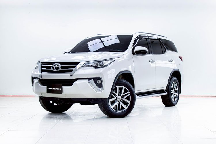 TOYOTA FORTUNER 2.4 V  AT  2020 ออกรถ 0 บาท รหัสรถ 5C725