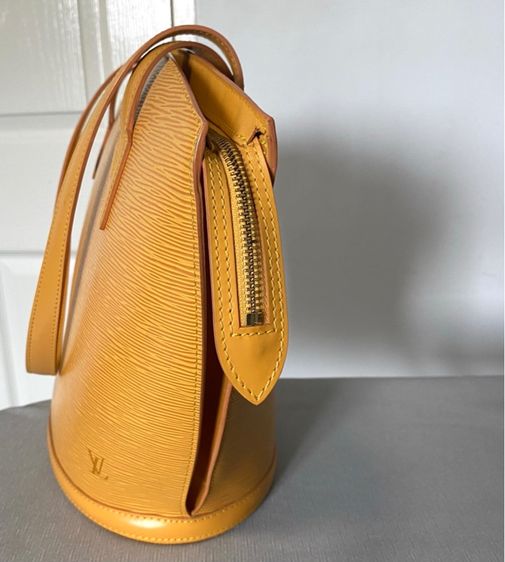 กระเป๋าสะพายข้าง Louis Vuitton  รูปที่ 2