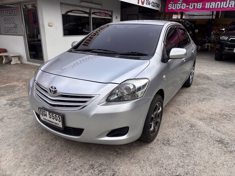 รถ Toyota Vios 1.5 J สี บรอนซ์เงิน