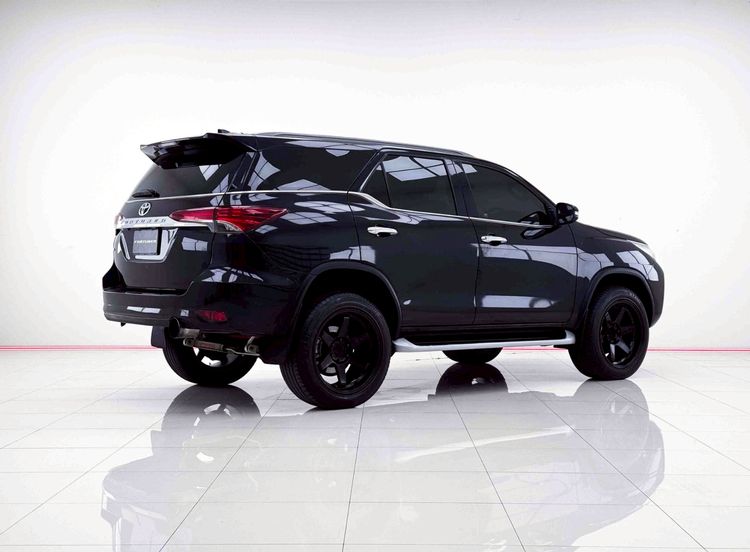Toyota Fortuner 2019 2.8 V Utility-car ดีเซล ไม่ติดแก๊ส เกียร์อัตโนมัติ ดำ รูปที่ 4
