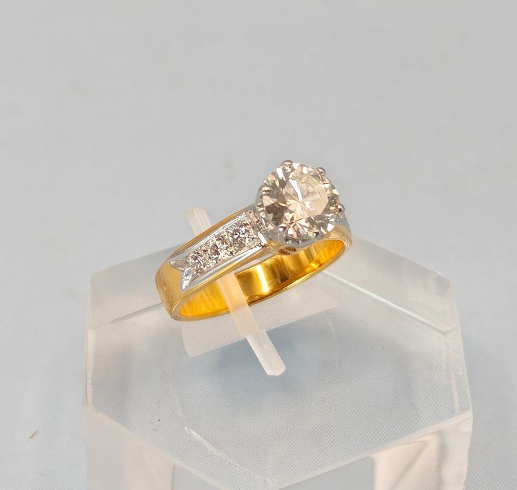 แหวนเพชร ขาวสวย รูปที่ 2