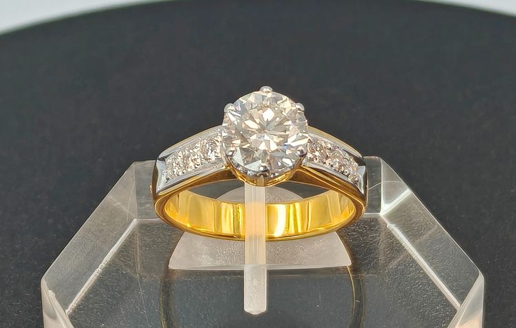 แหวนเพชร ขาวสวย รูปที่ 4