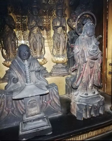 ตู้พระมันดาลาของนิกายนิจิเร็ง
สมัยปลายเอโดะ รูปที่ 16