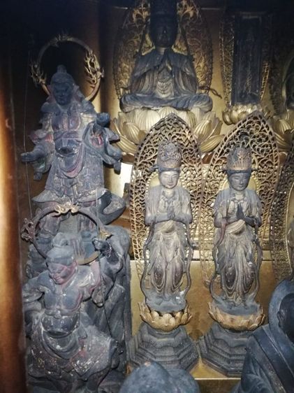 ตู้พระมันดาลาของนิกายนิจิเร็ง
สมัยปลายเอโดะ รูปที่ 14