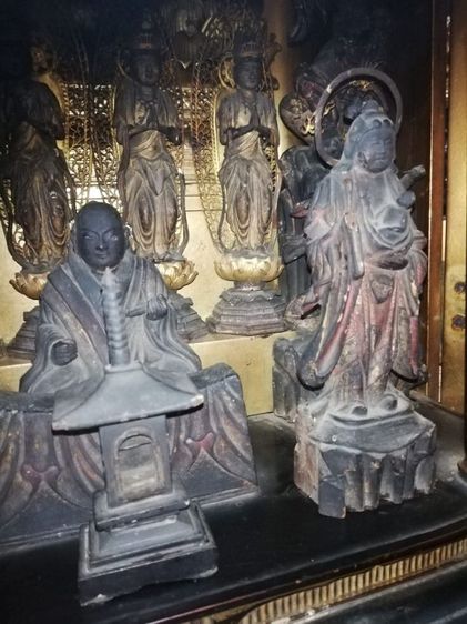 ตู้พระมันดาลาของนิกายนิจิเร็ง
สมัยปลายเอโดะ รูปที่ 13