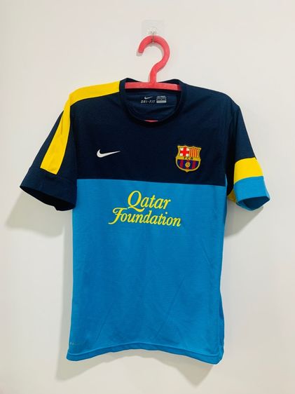 อื่นๆ อื่นๆ แขนสั้น อื่นๆ อื่นๆ เสื้อยืดกีฬา NIKE FCB แท้ 💯 size M ขนาด อก 21 ยาว 27.5 นิ้ว สภาพดี ดีเทลสวย เนื้อผ้าดีมากนิ่มใส่สบาย หายากน่าสะสมครับ