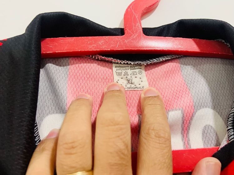 เสื้อยืดกีฬา Leonardo เบอร์ 18 แท้ 💯 size XL วัดจริงขนาด อก 22 ยาว 28 นิ้ว สภาพดี ดีเทลสวย เนื้อผ้าดีมากนิ่มใส่สบาย หายากน่าสะสมครับ รูปที่ 2