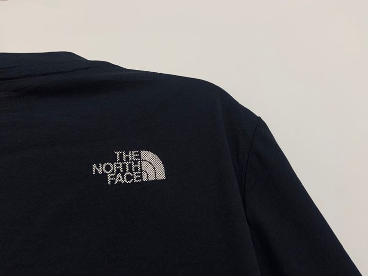 เสื้อยืดกีฬา The North Face แท้ 💯 size M อก 21 ยาว 27 นิ้ว สภาพดีมาก ทรงสวย เนื้อผ้าระบายอากาศดีมาก หายากน่าสะสมครับ รูปที่ 6