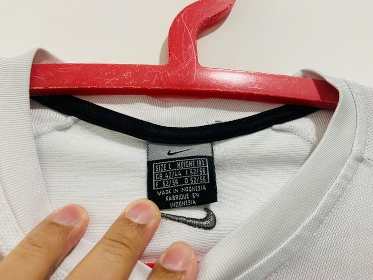 เสื้อยืดกีฬา NIKE แท้ 💯 size L ขนาด อก 21 ยาว 27.5 นิ้ว สภาพดี ดีเทลสวย เนื้อผ้าดีมากนิ่มใส่สบาย หายากน่าสะสมครับ รูปที่ 3