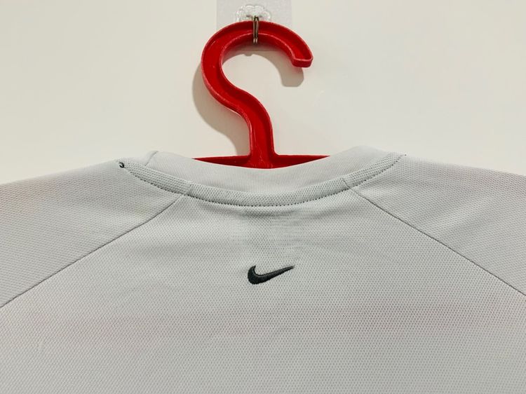 เสื้อยืดกีฬา NIKE แท้ 💯 size L ขนาด อก 21 ยาว 27.5 นิ้ว สภาพดี ดีเทลสวย เนื้อผ้าดีมากนิ่มใส่สบาย หายากน่าสะสมครับ รูปที่ 5