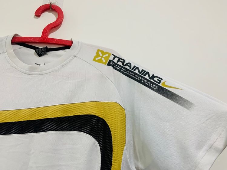 เสื้อยืดกีฬา NIKE แท้ 💯 size L ขนาด อก 21 ยาว 27.5 นิ้ว สภาพดี ดีเทลสวย เนื้อผ้าดีมากนิ่มใส่สบาย หายากน่าสะสมครับ รูปที่ 2