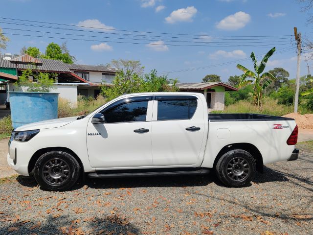รถ Toyota Hilux Revo 2.4 Z Edition Entry สี ขาว