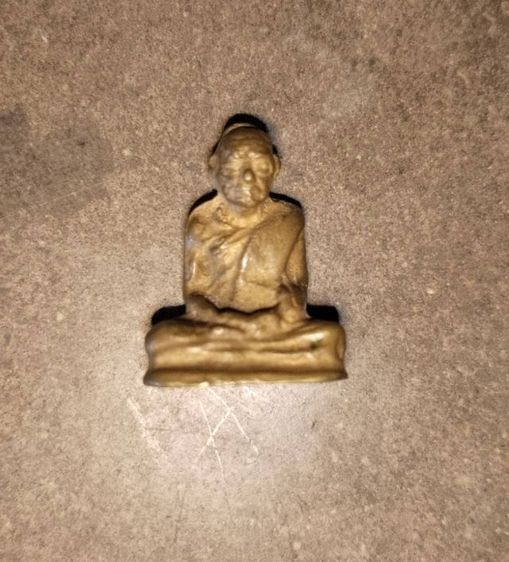 รูปหล่อหลวงพ่อเขียน วัดถ้ำสำนักขุนเณร ปี 16 เนื้อทองเหลือง  สภาพสวย

 รูปที่ 2