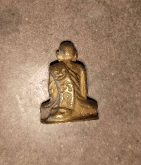 รูปหล่อหลวงพ่อเขียน วัดถ้ำสำนักขุนเณร ปี 16 เนื้อทองเหลือง  สภาพสวย

