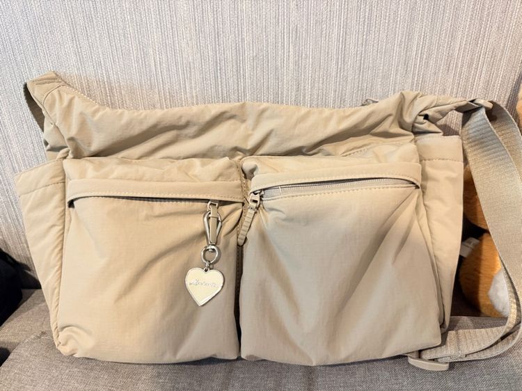 Uniqlo Mini Pocket Shoulder Bag รูปที่ 9