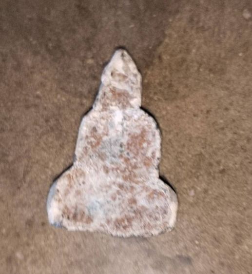 พระเครื่องเก่า สวยๆ เนื้อตะกั่วสนิมแดง 