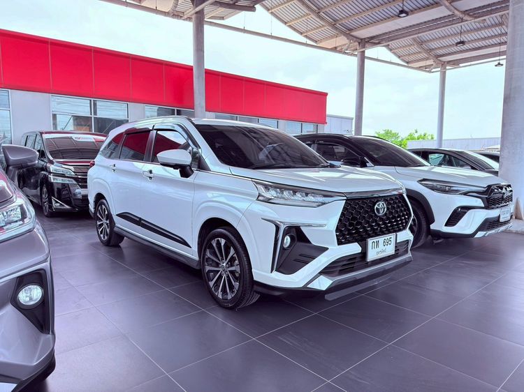 รถ Toyota Veloz 1.5 Premium สี ขาว