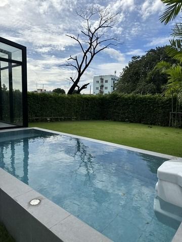 ตกแต่งครบ ให้เช่าบ้านแฝด3ชั้น203 ตร.ม.หลังมุมพร้อมสระว่ายน้ำย่านลาดกระบังอ่อนนุช ใกล้สนามบินสุสรรรภูมิ โครงการอัลติจูด ฟอเรสต์ อ่อนนุช-ลาดกระบัง Altit รูปที่ 3