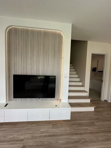 ตกแต่งครบ ให้เช่าบ้านแฝด3ชั้น203 ตร.ม.หลังมุมพร้อมสระว่ายน้ำย่านลาดกระบังอ่อนนุช ใกล้สนามบินสุสรรรภูมิ โครงการอัลติจูด ฟอเรสต์ อ่อนนุช-ลาดกระบัง Altit รูปที่ 2