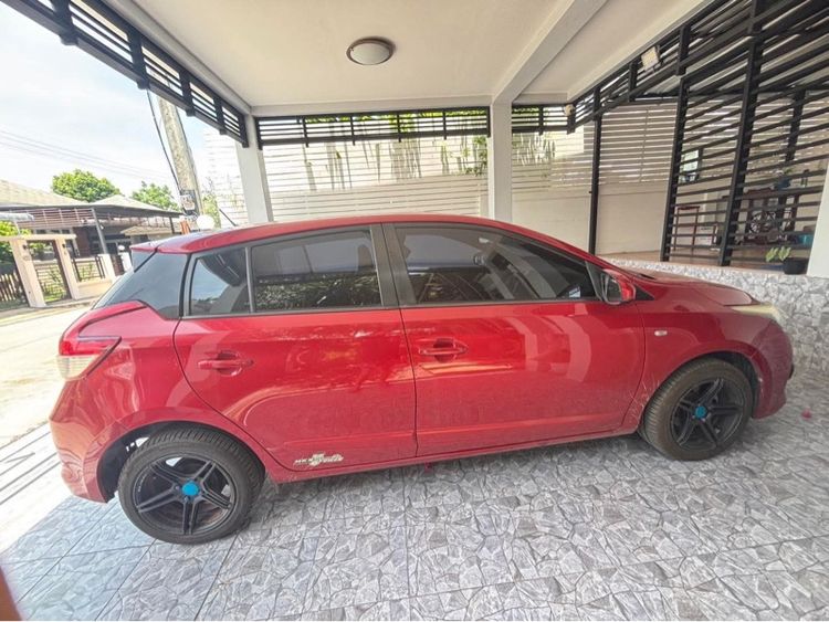 Toyota Yaris 2016 1.2 E Sedan เบนซิน ไม่ติดแก๊ส เกียร์อัตโนมัติ แดง รูปที่ 4
