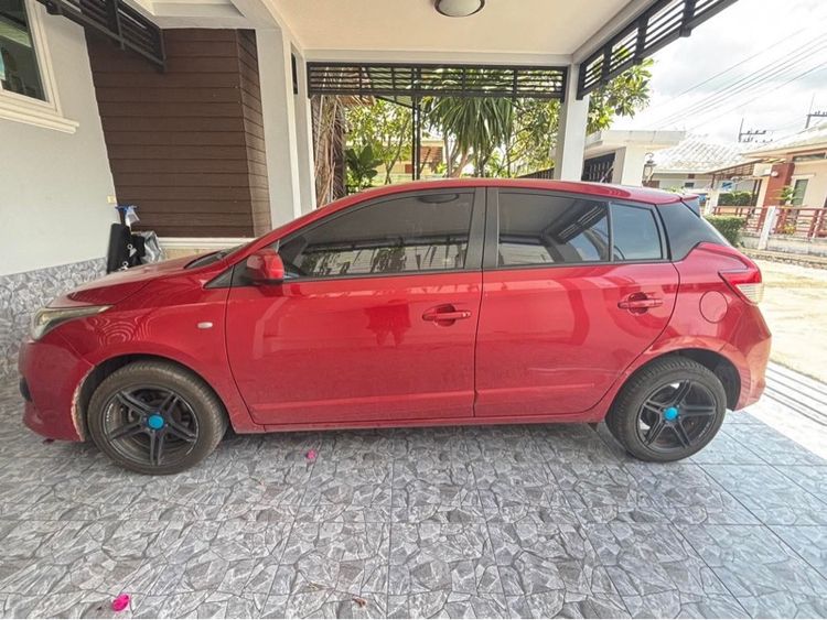 Toyota Yaris 2016 1.2 E Sedan เบนซิน ไม่ติดแก๊ส เกียร์อัตโนมัติ แดง รูปที่ 3