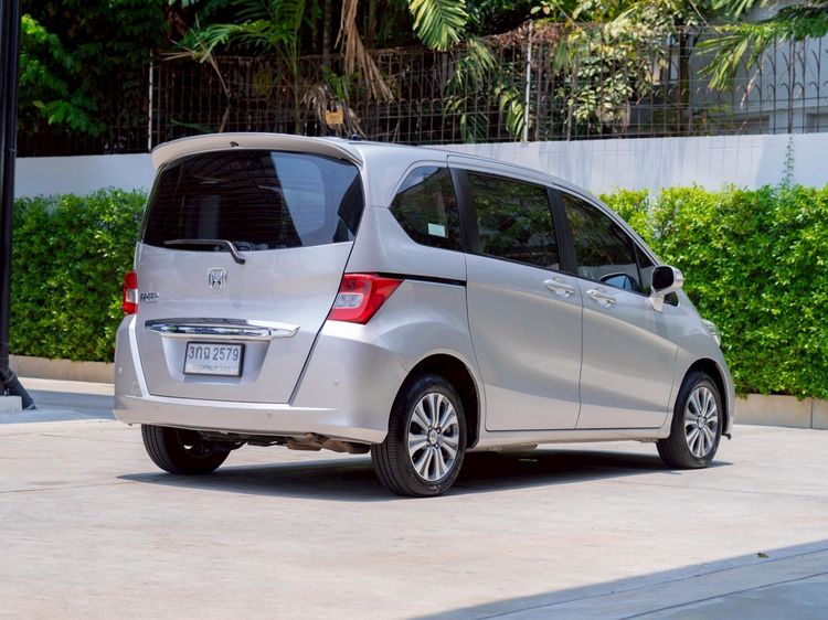 Honda Freed 2014 1.5 E Utility-car เบนซิน ไม่ติดแก๊ส เกียร์อัตโนมัติ บรอนซ์เงิน รูปที่ 4