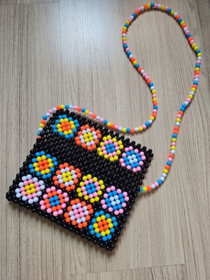 พร้อมส่ง กระเป๋าลูกปัด Crossbody ได้ สีสดใส มีใบเดียว   รูปที่ 5