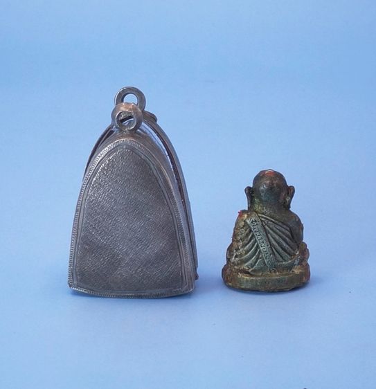 รูปหล่อหลวงพ่อเงิน รูปที่ 4