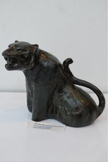 รูปปั้นเสือ ทำจากงานกระเบื้อง ฟอร์มสวย งานสวยมีโลโก้ ราคา450บาท