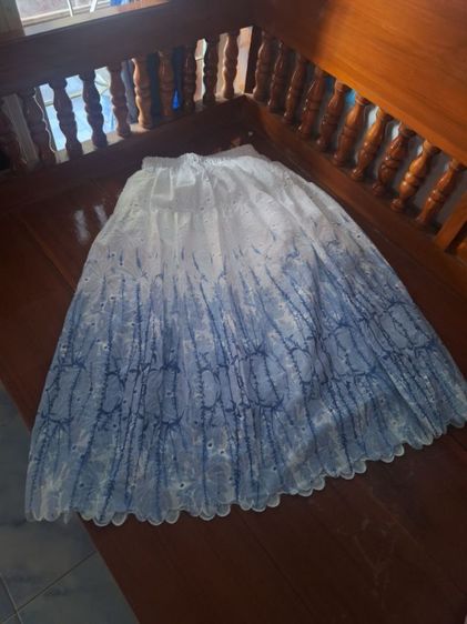 กระโปรงสีขายสวย