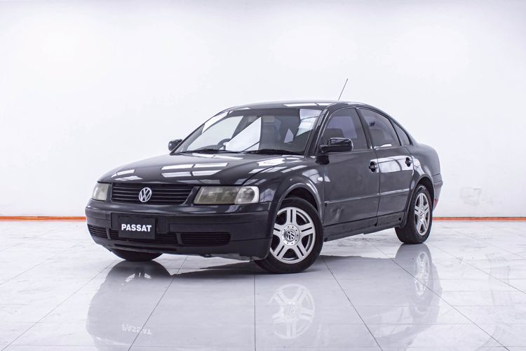 รถ Volkswagen Passat 1.8 Highline สี ดำ