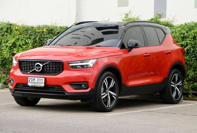 รถ Volvo XC40 Recharge 1.5 T5 R-Design สี แดง