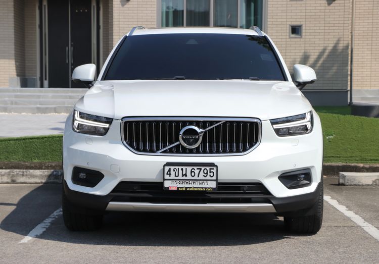 รถ Volvo XC40 Recharge 1.5 T5 Inscription สี ขาว