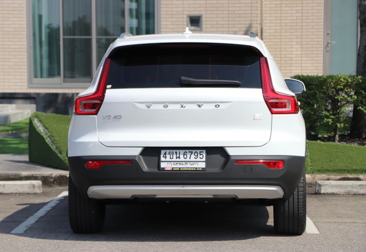 Volvo XC40 2020 Recharge 1.5 T5 Inscription Utility-car ปลั๊กอินไฮบริด (PHEV) ไม่ติดแก๊ส เกียร์อัตโนมัติ ขาว รูปที่ 4