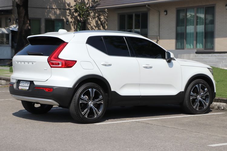 Volvo XC40 2020 Recharge 1.5 T5 Inscription Utility-car ปลั๊กอินไฮบริด (PHEV) ไม่ติดแก๊ส เกียร์อัตโนมัติ ขาว รูปที่ 3