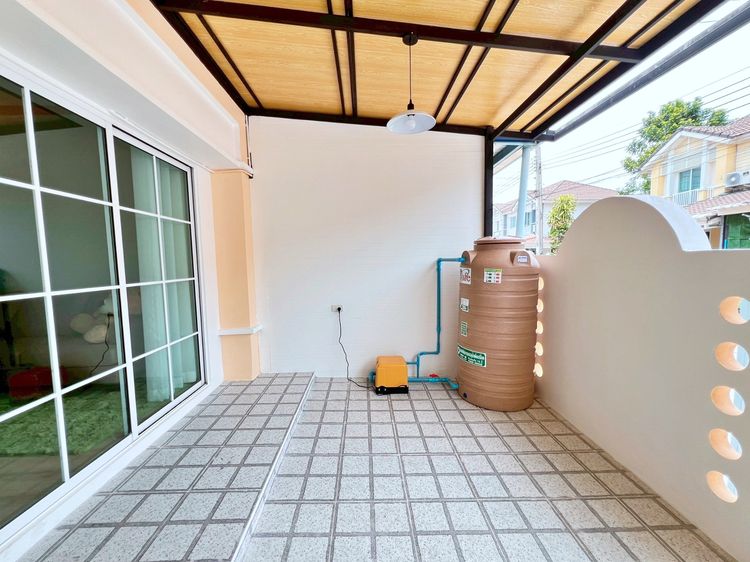 มีบางส่วน ทาวน์เฮ้าส์ 2ชั้น ทำเลรามคำแหง – ซอยมิสทีน ทำเลดีใกล้รถไฟฟ้า สายสีส้ม 3 กม. รูปที่ 3