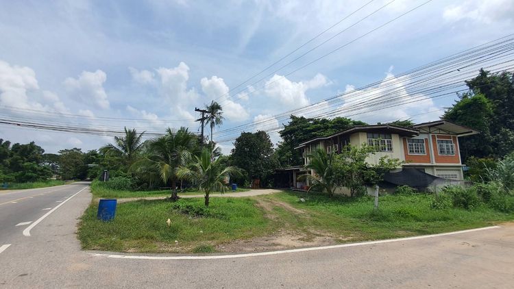 ขายบ้านพร้อมที่ดิน เนื้อที่ 1 ไร่ 1 งาน 13 ตร.ว. (จังหวัดราชบุรี)