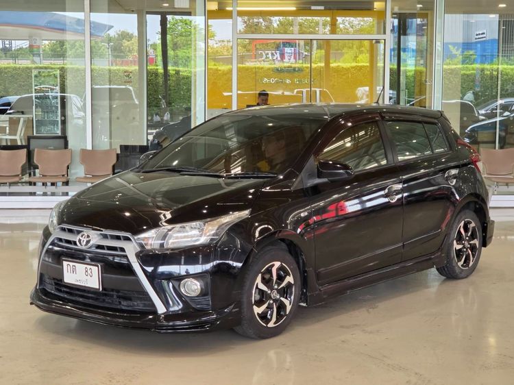 รถ Toyota Yaris 1.2 E สี ดำ