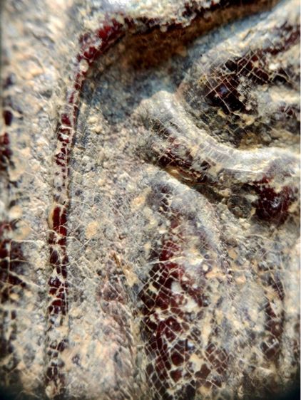 พระร่วงหลังรางปืน พิมนิยม กรุวัดพระศรีรัตนมหาธาตุราชวรวิหาร  หรือกรุวัดพระปรางค์  สุโขทัย   เนื้อตะกั่วสนิมแดง  รูปที่ 8