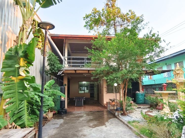 อื่นๆ ไม่มี สร้างเสร็จก่อน 2010 ขาย บ้านเดี่ยว 2 ชั้น ถนนสุขประยูร ใกล้ค่ายทหาร ซอยวัดธรรมนิมิต 