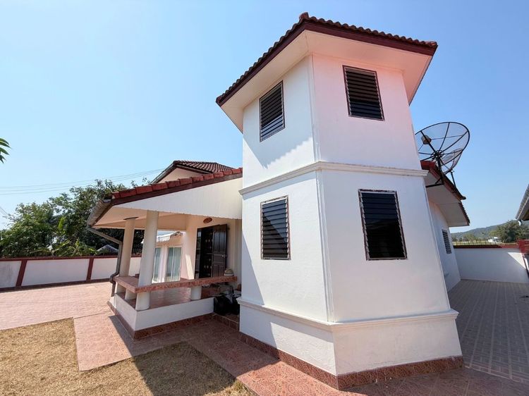 อื่นๆ มีบางส่วน 2012 ขายบ้านเดี่ยว 2 ชั้น หมู่บ้านจันทร์หอม (เขาบายศรี–เขาชีจรรย์) ต.พลูตาหลวง อ.สัตหีบ ใกล้ทะเล – ใกล้สนามบิน – ใกล้แหล่งท่องเที่ยว  รูปที่ 4