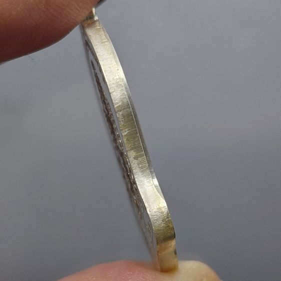 เหรียญเงิน ที่ระลึกในหลวง 60 พรรษา ทรงระฆังคว่ำ (พิมพ์ไม่มี นกวายุภักษ์) ปี 2530 รูปที่ 5