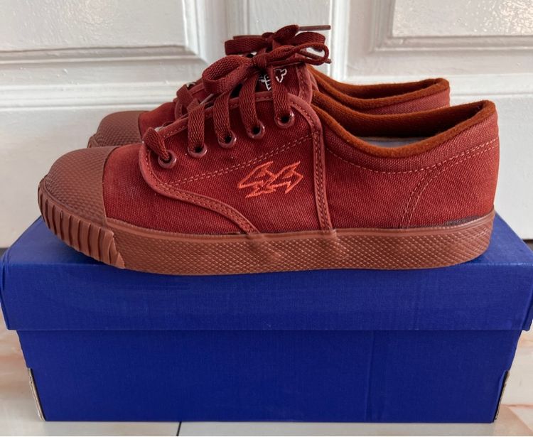 น้ำตาล UK 4.5 | EU 37 1/3 | US 5 Breaker รองเท้าผ้าใบนักเรียนผู้ชาย