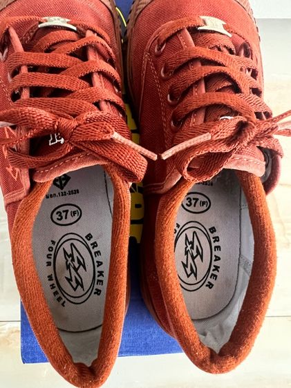 รองเท้าผ้าใบนักเรียนผู้ชาย รูปที่ 3