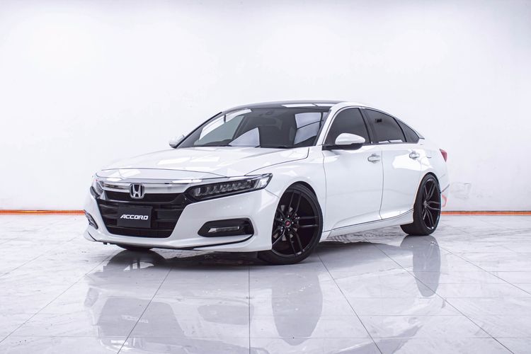 รถ Honda Accord 1.5 Turbo EL สี ขาว