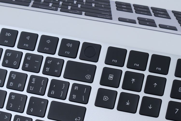 Apple Magic Keyboard with Touch ID and Numeric Keypad (USB-C) - Thai  รูปที่ 5