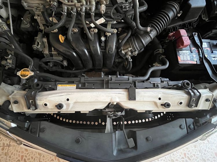 Toyota Altis 2013 1.6 E CNG Sedan เบนซิน NGV เกียร์อัตโนมัติ ขาว รูปที่ 3